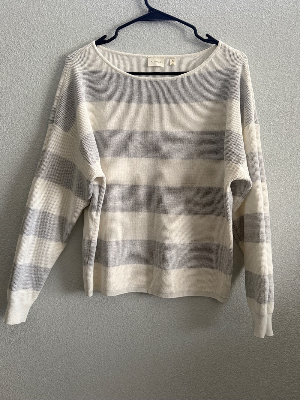 Cyrus Women’s Medium Cream & Gray Striped Knit Sweater